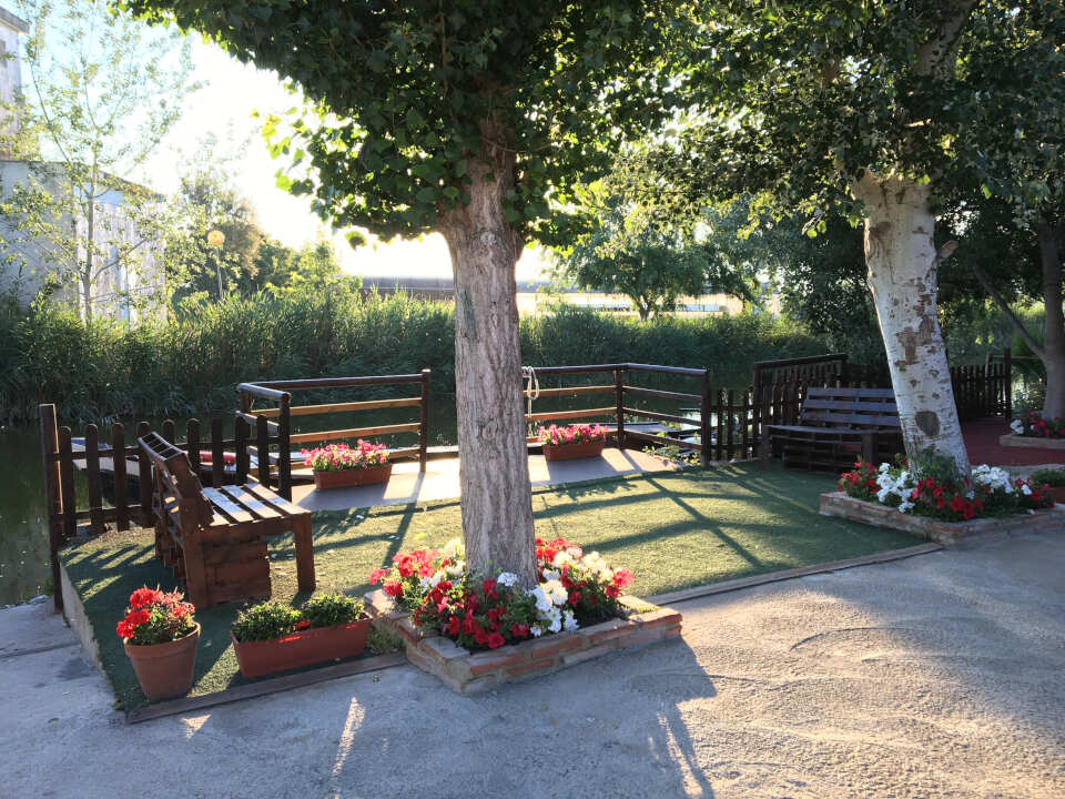 Embarcadero de La Barraca del Roig con vistas al canal de la Albufera